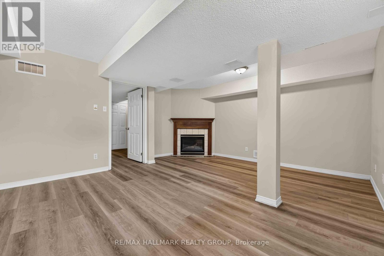 2 Bed, 3 Bath House for Sale in Ottawa – 16 CENTRAL PARK DRIVE, Ottawa – MLS# X13633450 - Image 28