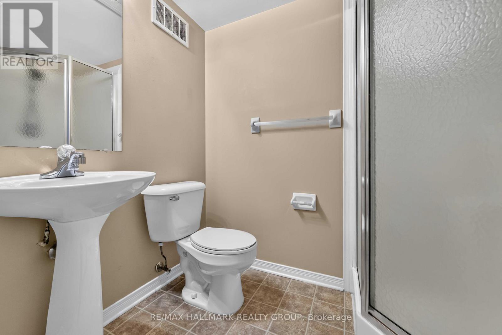 2 Bed, 3 Bath House for Sale in Ottawa – 16 CENTRAL PARK DRIVE, Ottawa – MLS# X13633450 - Image 34