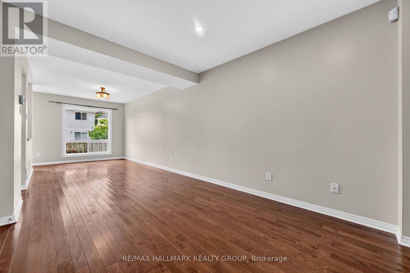 2 Bed, 3 Bath House for Sale in Ottawa – 16 CENTRAL PARK DRIVE, Ottawa – MLS# X13633450 - Image 9