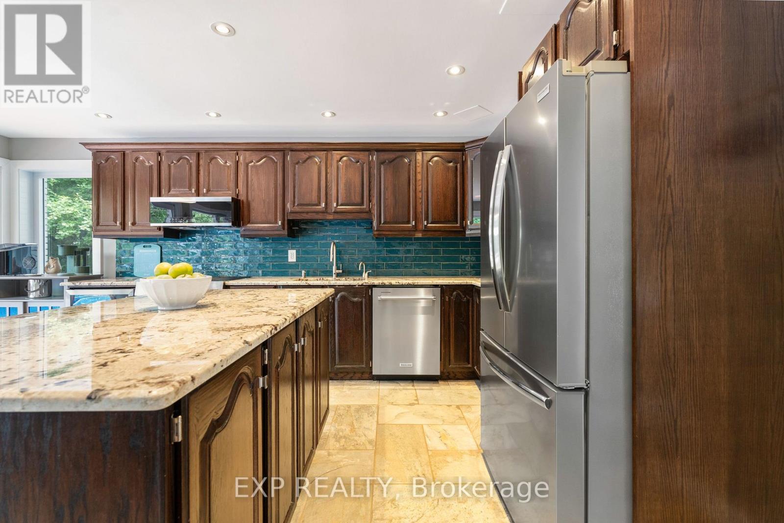 5 Bed, 4 Bath House for Sale in Ottawa – 11 ROBERTA CRESCENT, Ottawa – MLS# X13633536 - Image 9