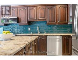 Kitchen - 11 Roberta Crescent, Ottawa, ON K2J1G5 Photo 10