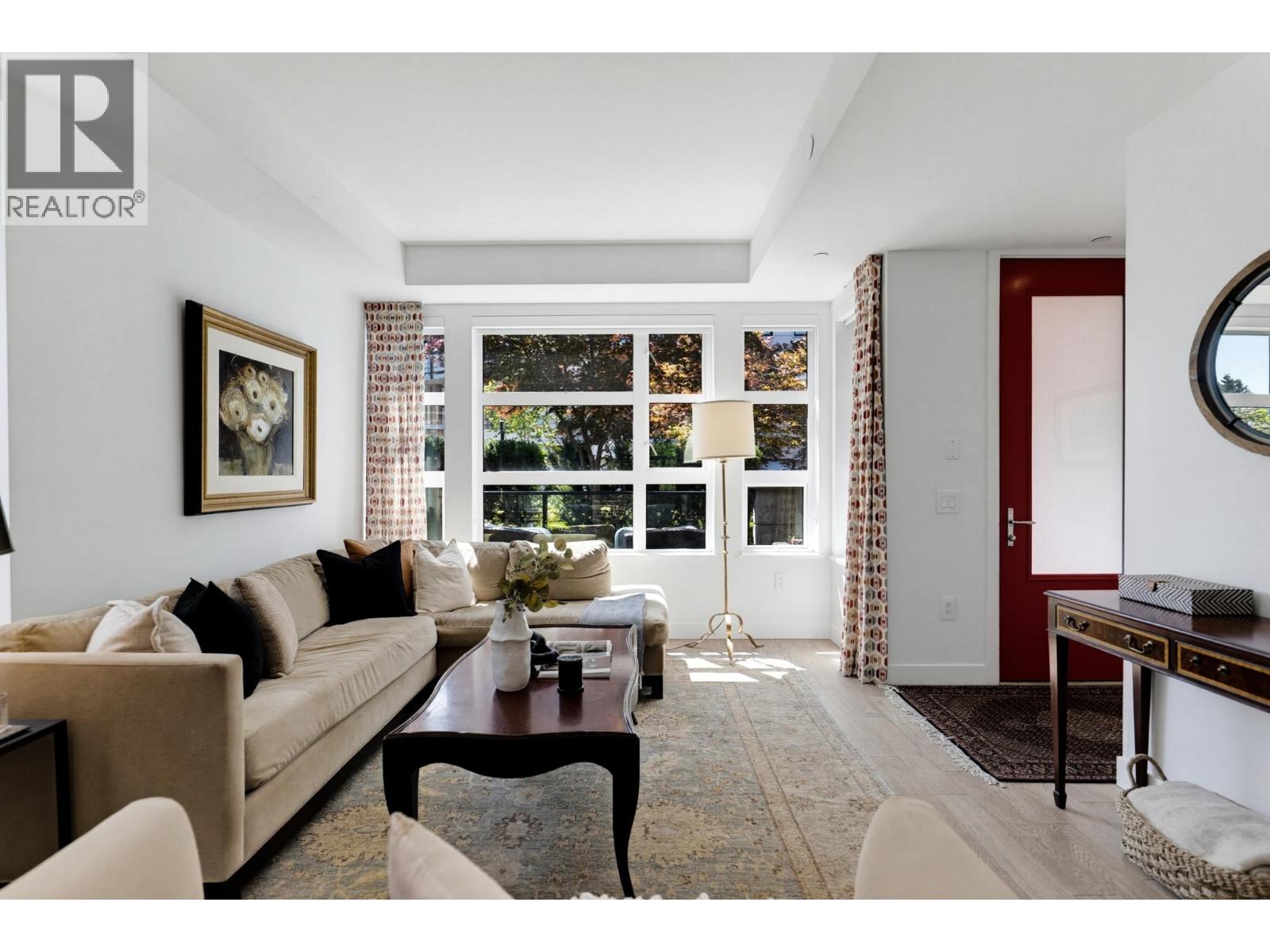 204 1055 RIDGEWOOD DRIVE, North Vancouver