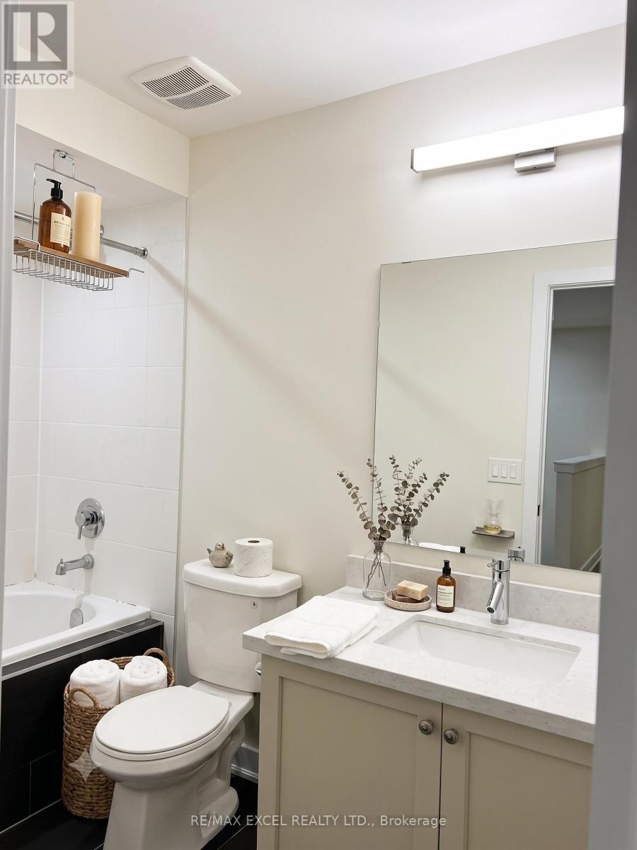 8 HELLIWELL CRESCENT - 9