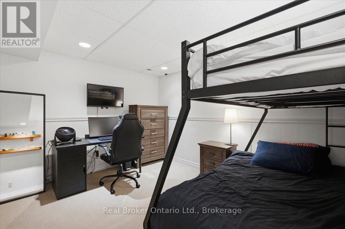 255 WEST ACRES DRIVE - Image 37