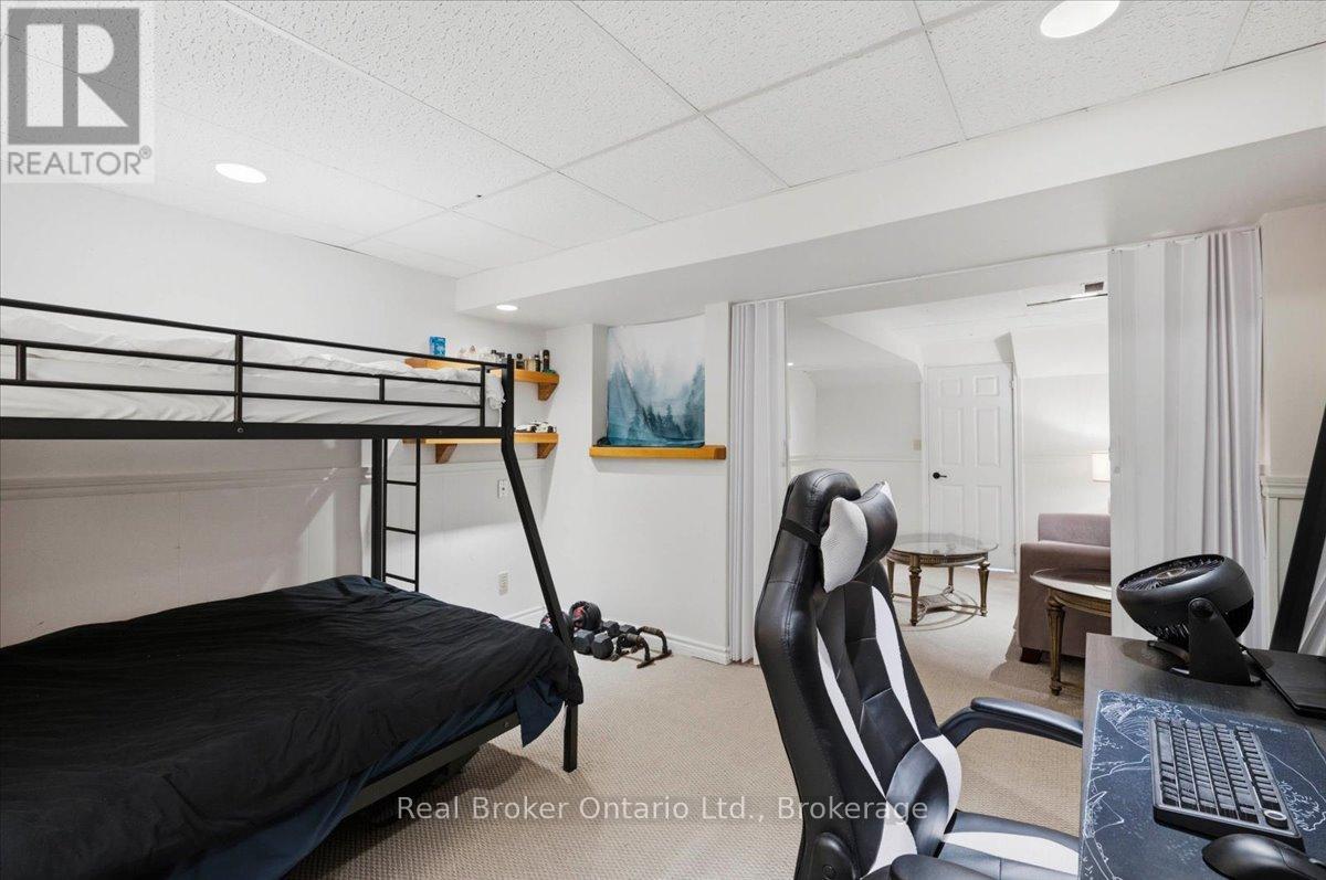 255 WEST ACRES DRIVE - Image 38