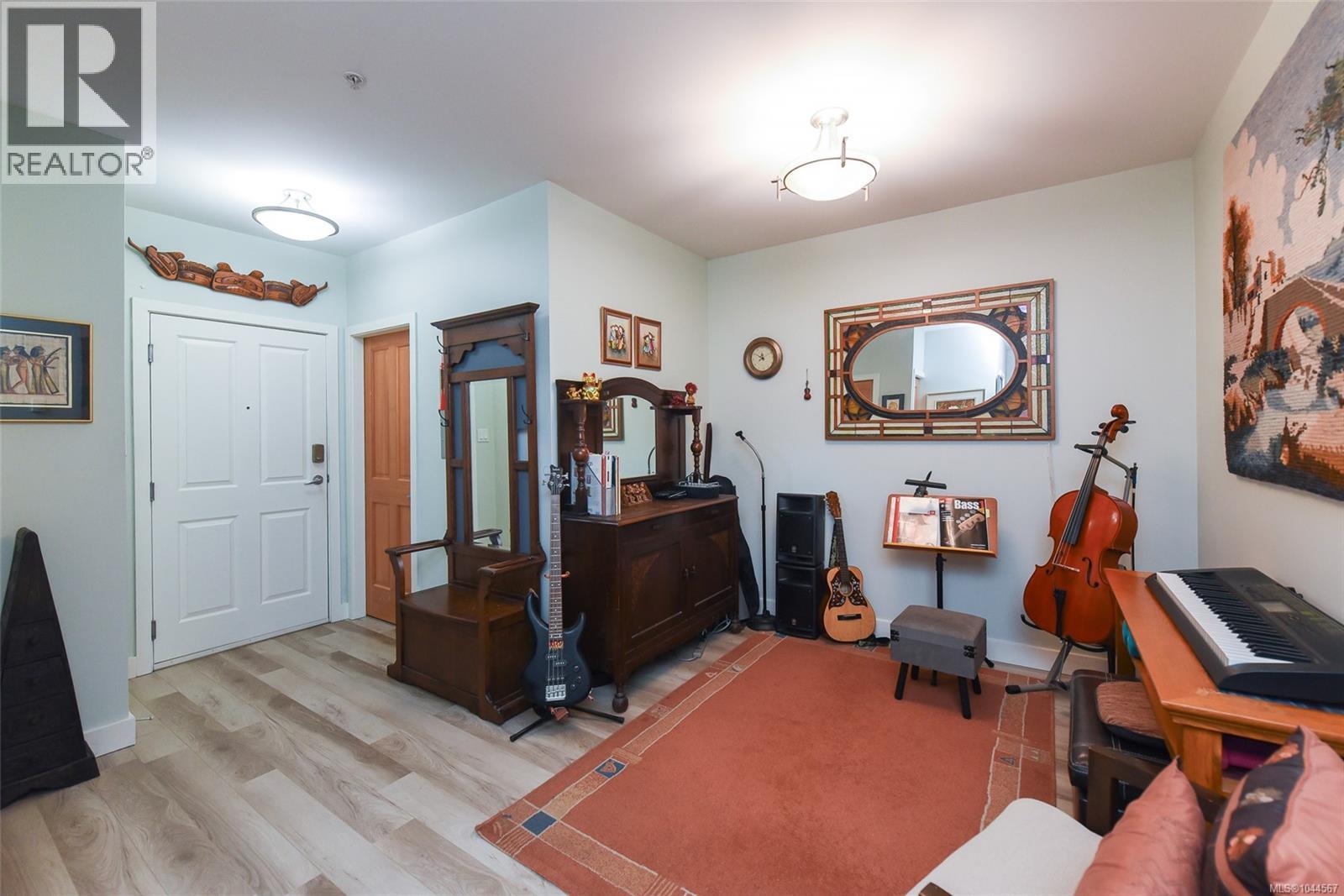 #114 2300 Mansfield Dr - Image 23
