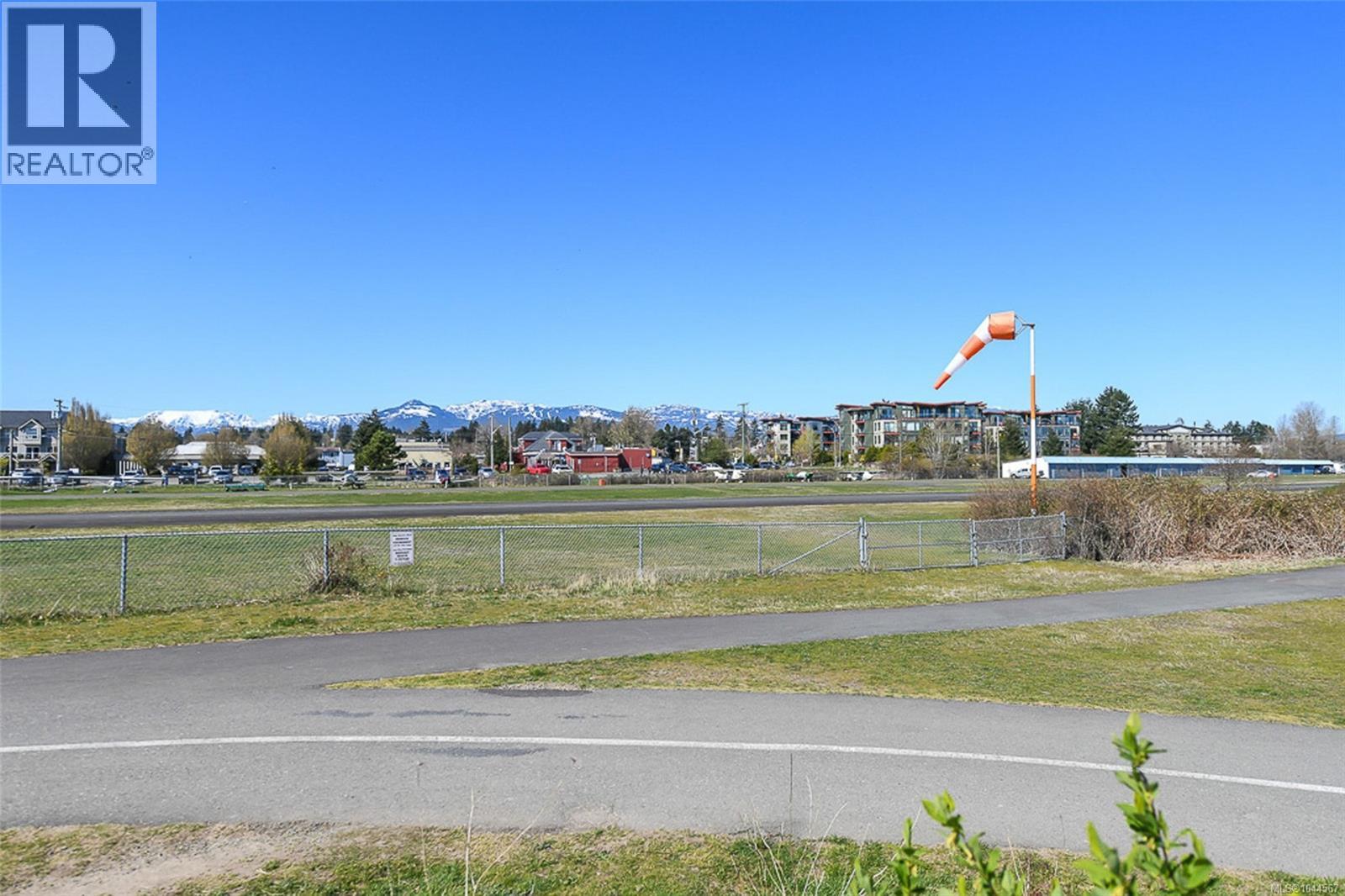 #114 2300 Mansfield Dr - Image 57