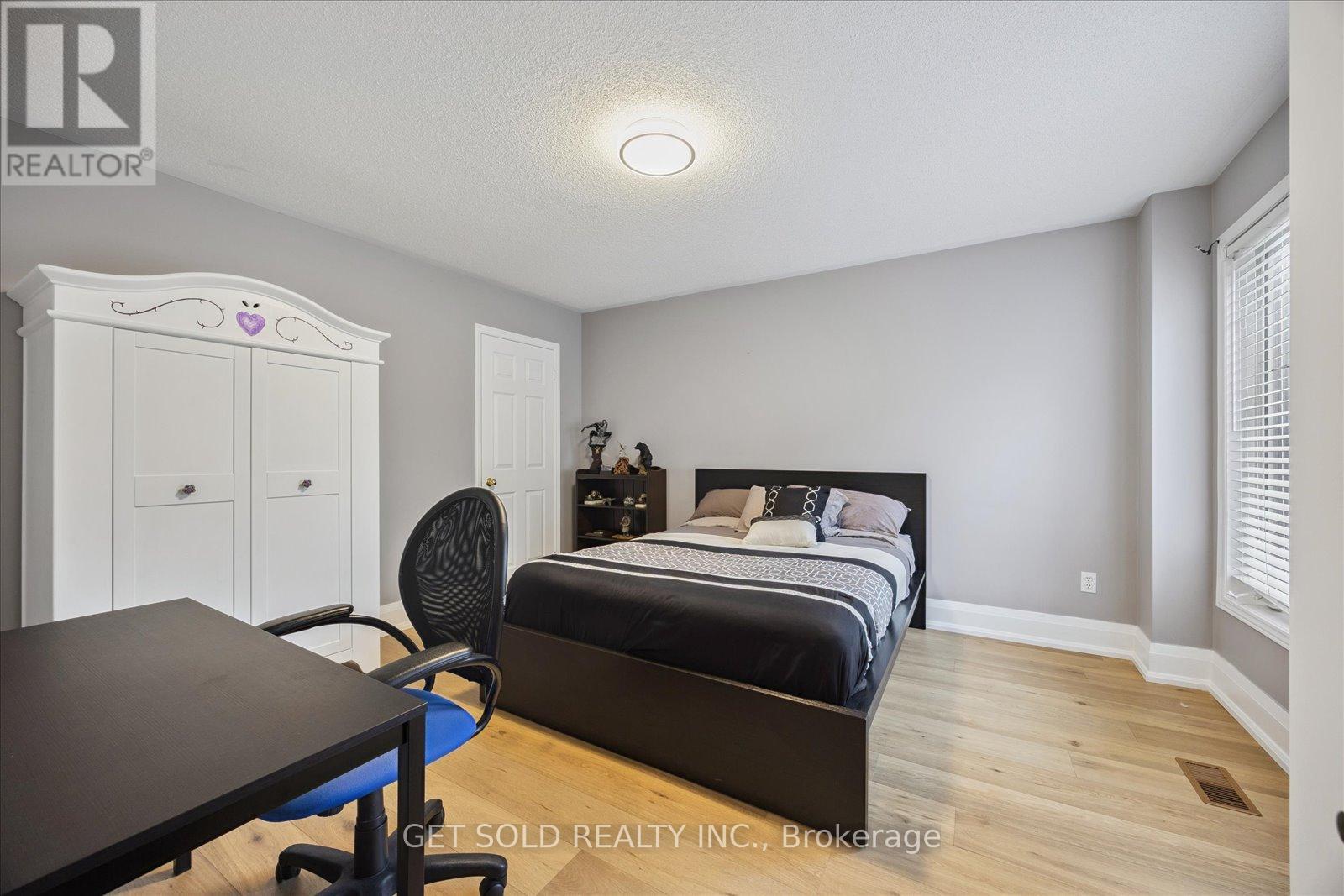 64 SPENCE DRIVE - 30