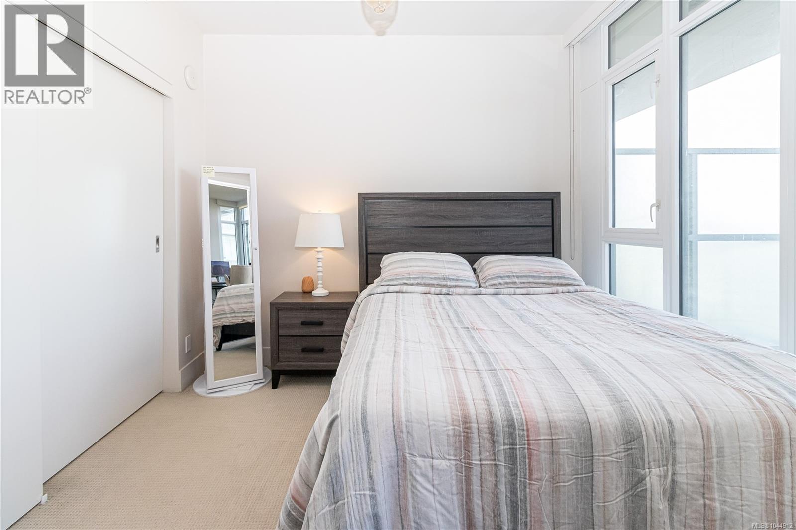 #708 83 Saghalie Rd - 13