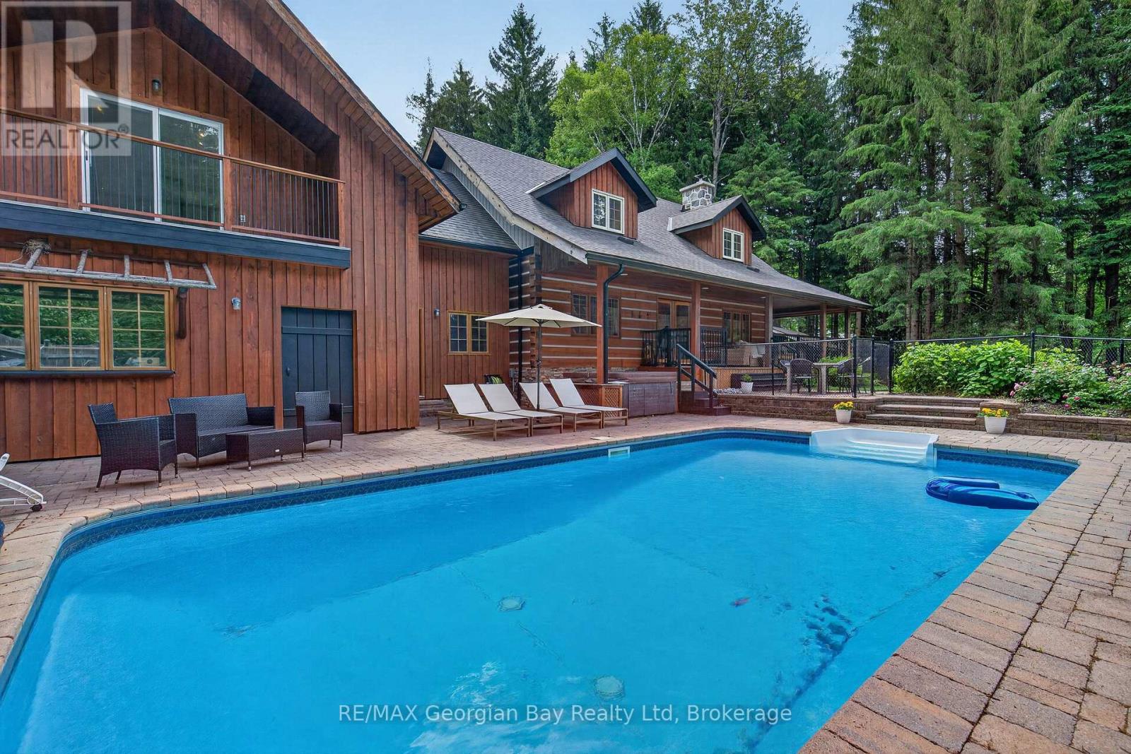 19 KINGFISHER CRESCENT - 36