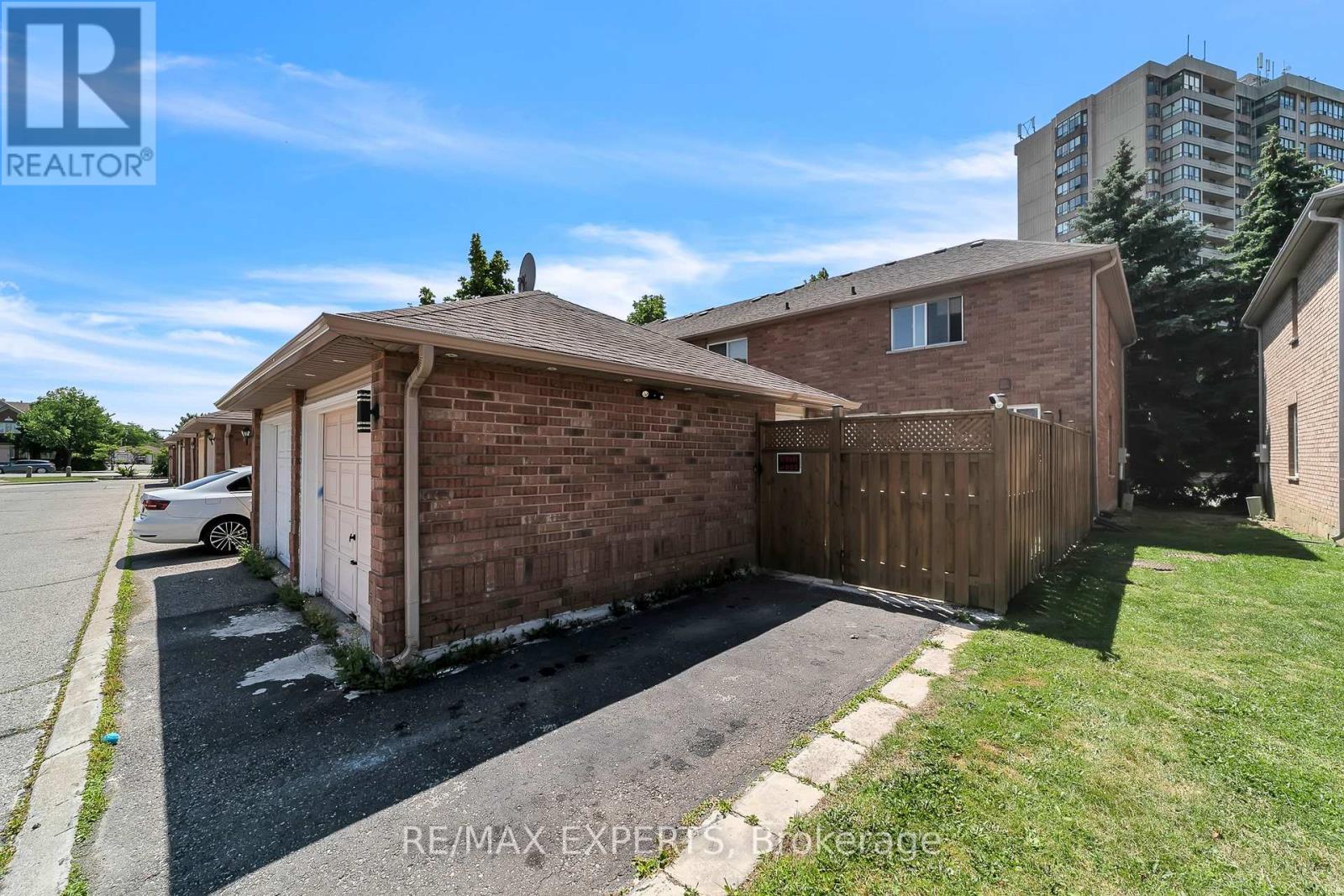 #87 35 MALTA AVENUE - 44
