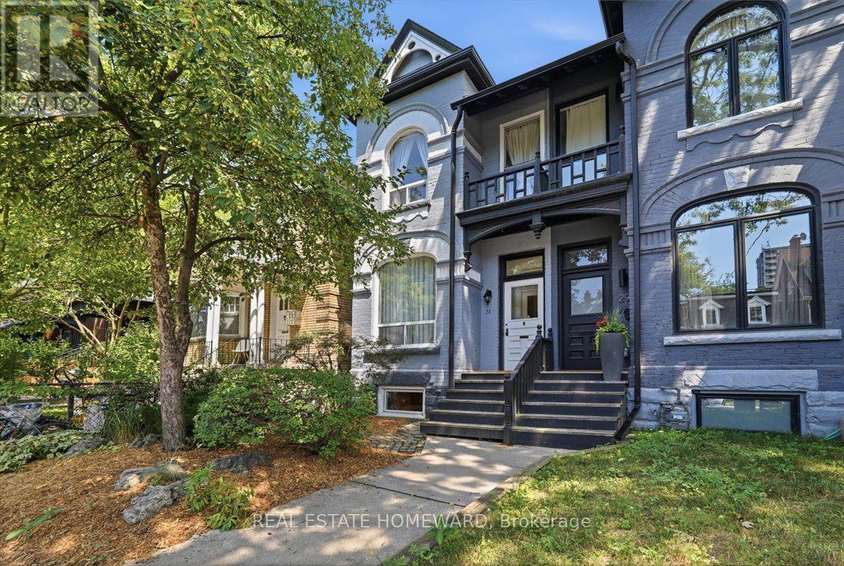 31 SORAUREN AVENUE