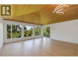 Bathroom - 109 2829 Arbutus Rd, Saanich, BC V8N5X5 Photo 10