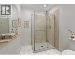 109 2829 Arbutus Rd, Saanich, BC V8N5X5 Photo 18