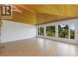 Bathroom - 109 2829 Arbutus Rd, Saanich, BC V8N5X5 Photo 11