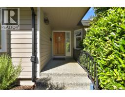 109 2829 Arbutus Rd, Saanich, BC V8N5X5 Photo 28
