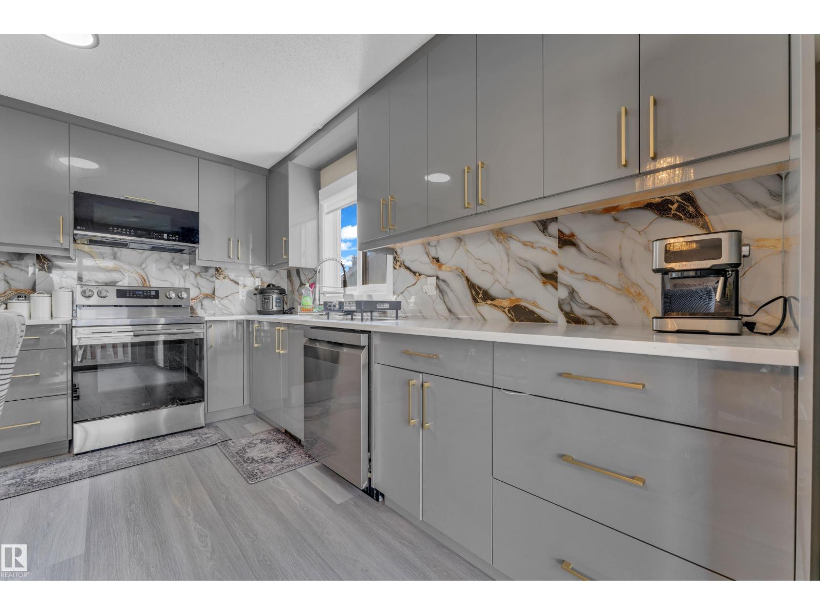2416 35 ST NW - Image 12