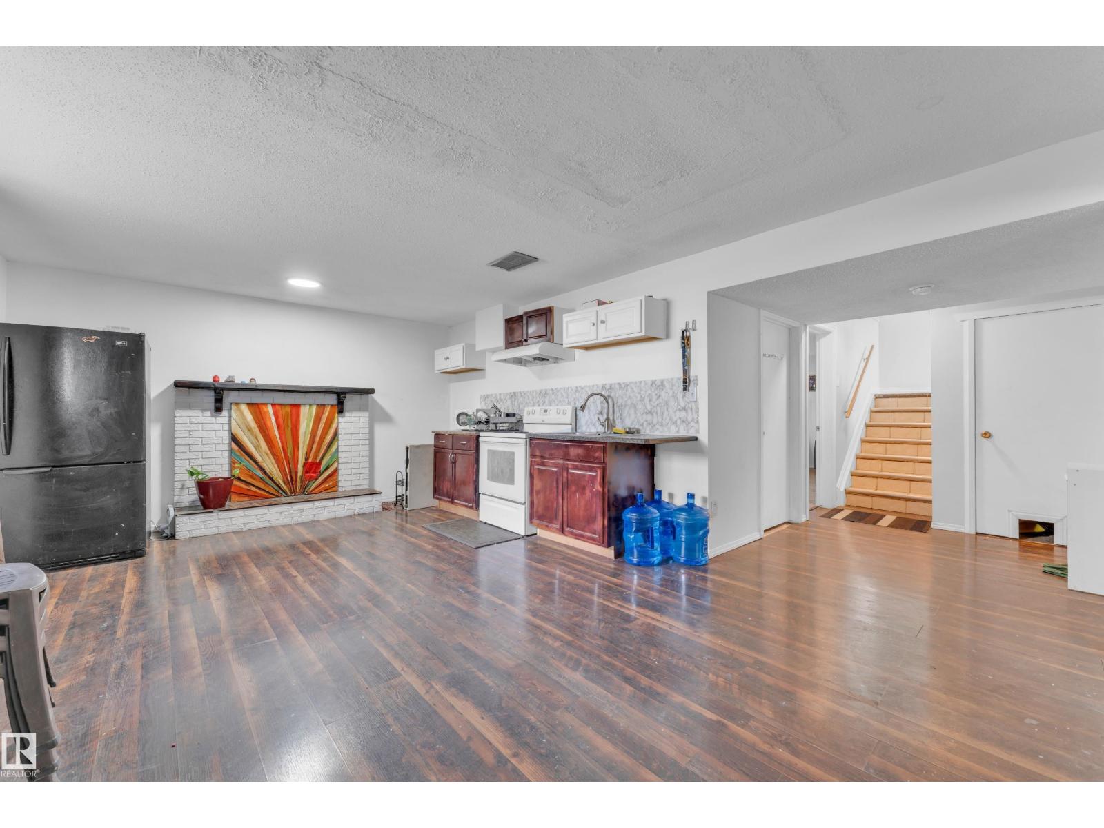 2416 35 ST NW - Image 23