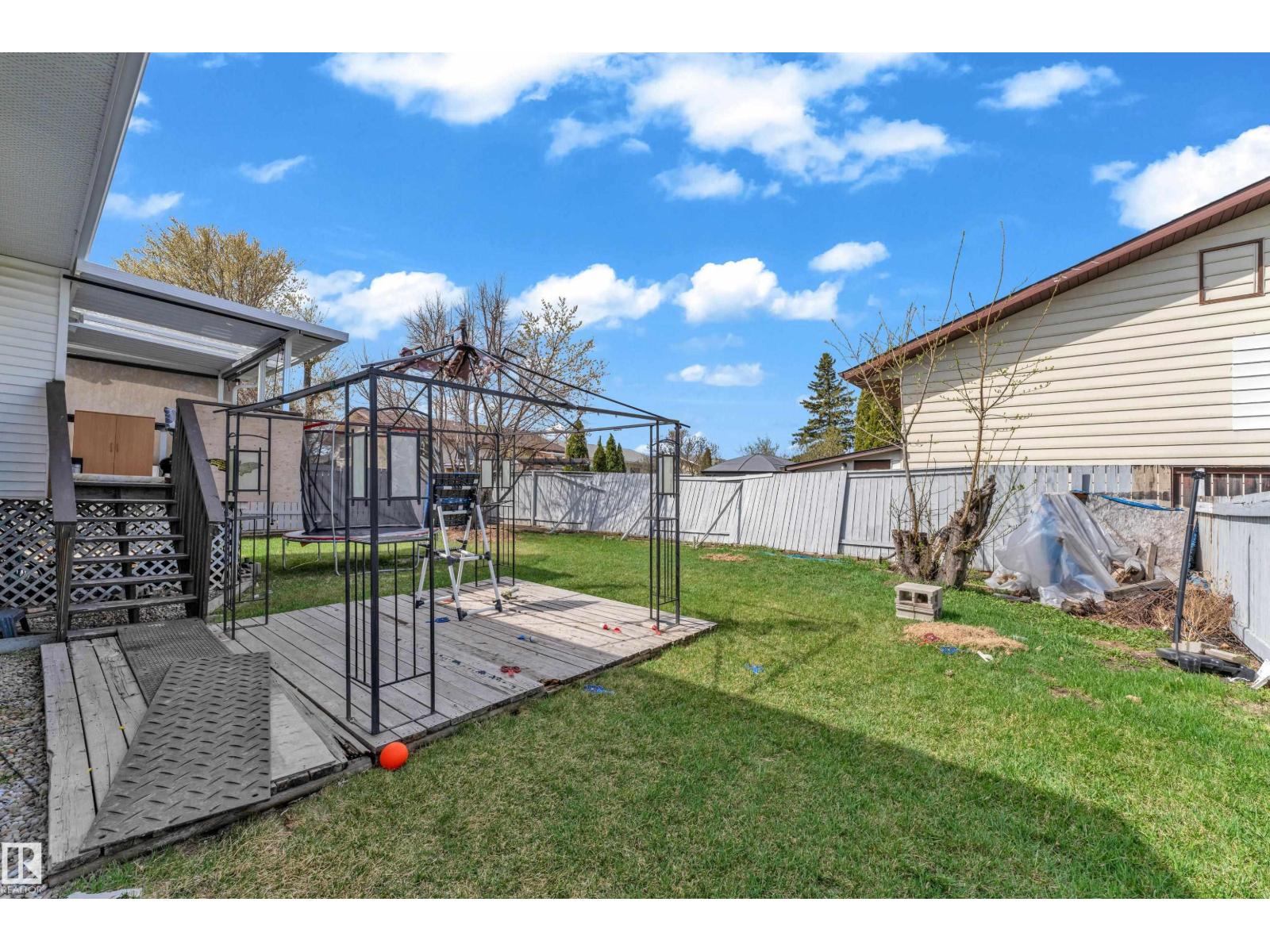 2416 35 ST NW - Image 34