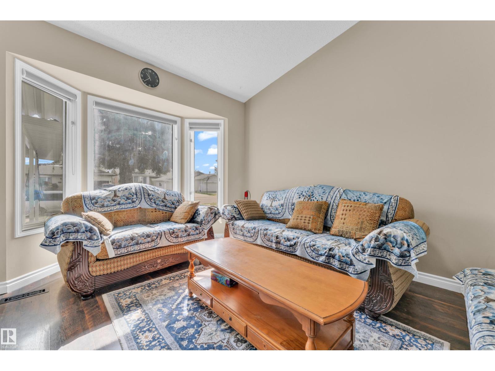 2416 35 ST NW - 4