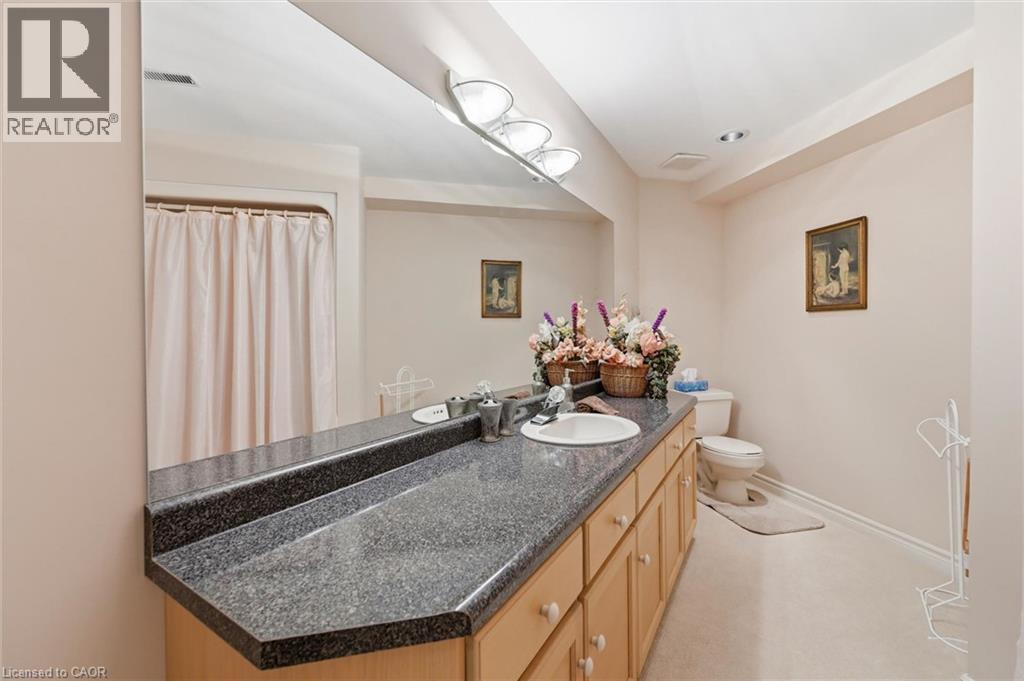 #4 1095 SKYVIEW Drive - Image 34