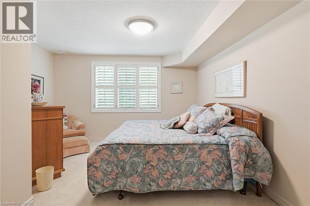 #4 1095 SKYVIEW Drive - Image 38