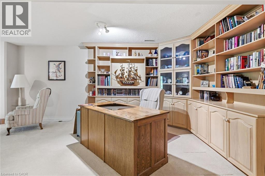 #4 1095 SKYVIEW Drive - Image 41