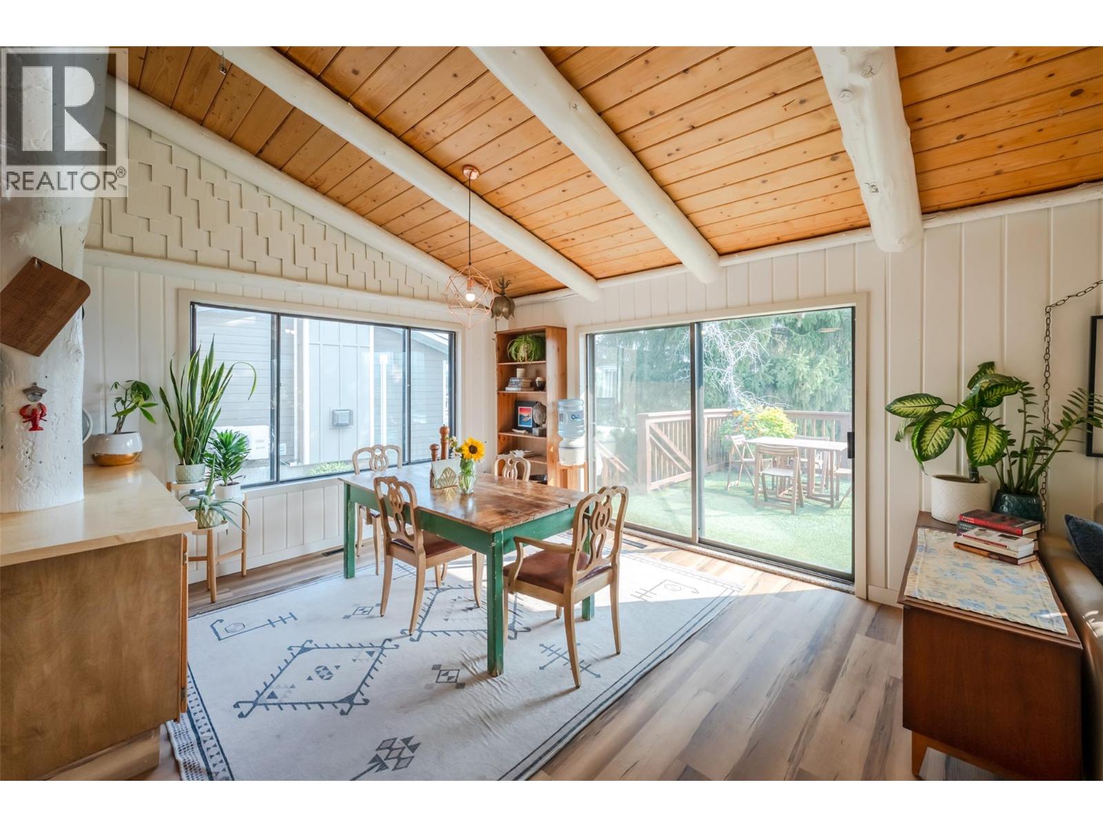 538 Lakeview Place, Oliver