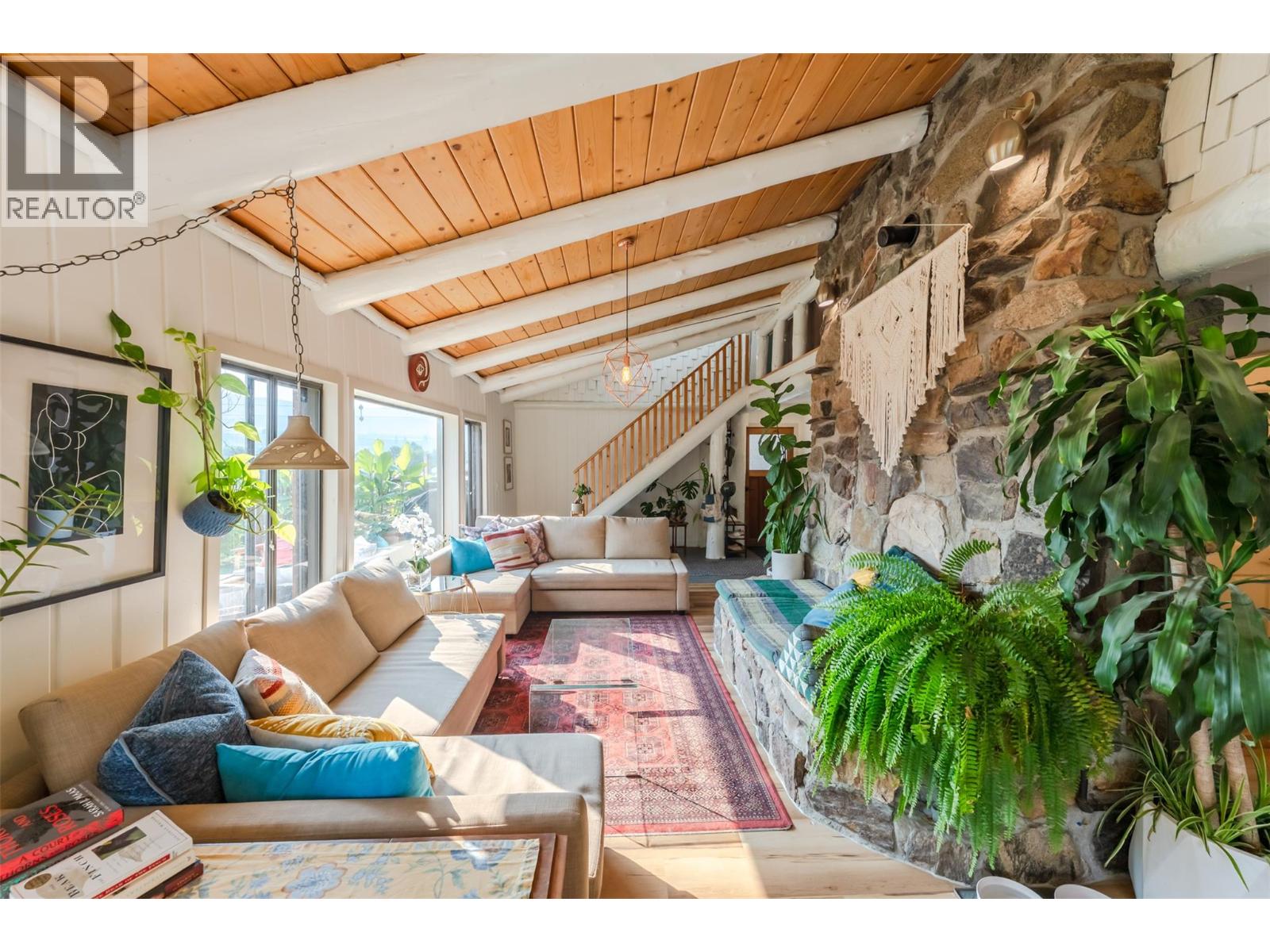538 Lakeview Place, Oliver