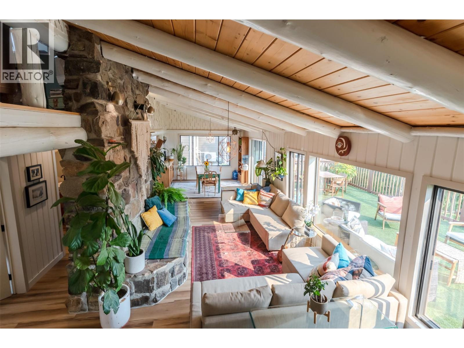 538 Lakeview Place, Oliver