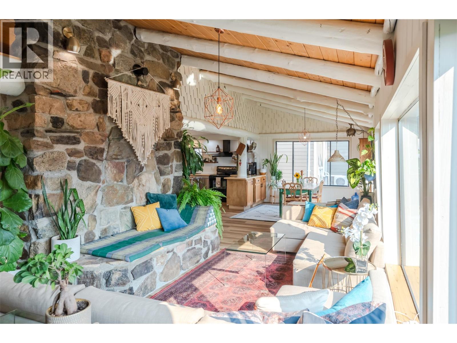 538 Lakeview Place, Oliver