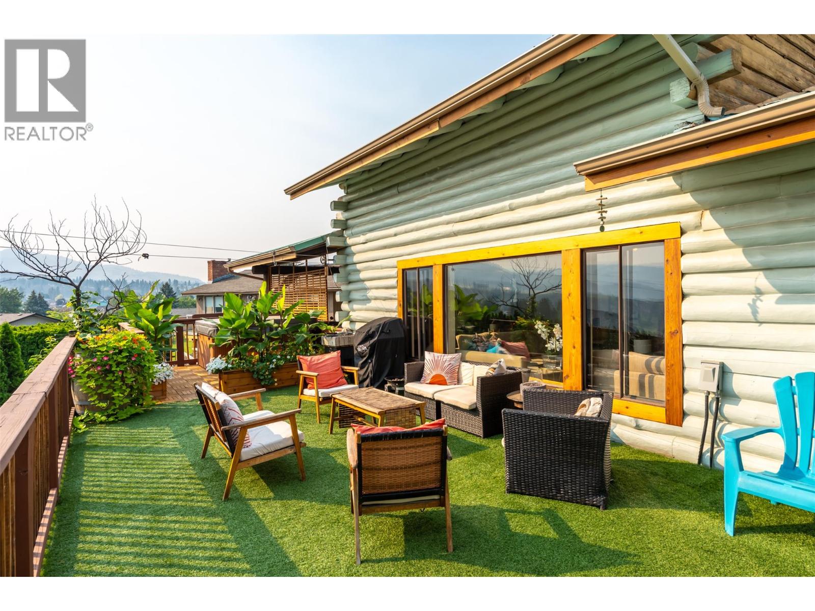 538 Lakeview Place, Oliver