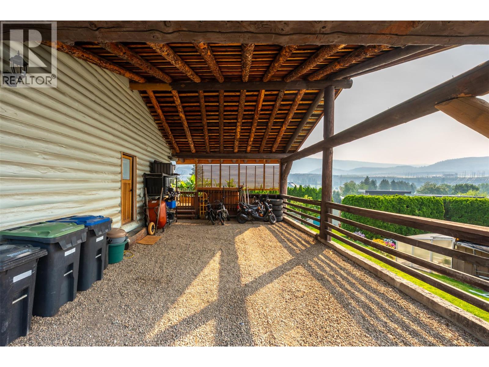 538 Lakeview Place, Oliver