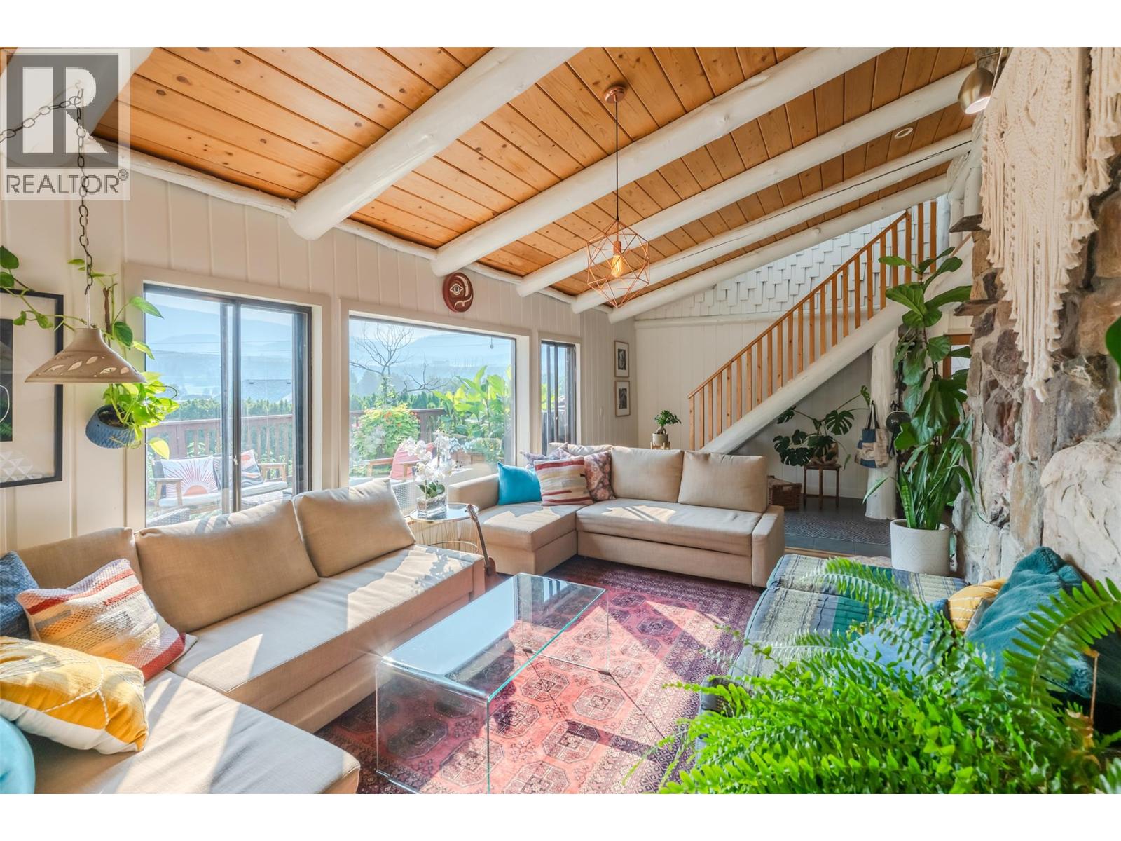538 Lakeview Place, Oliver