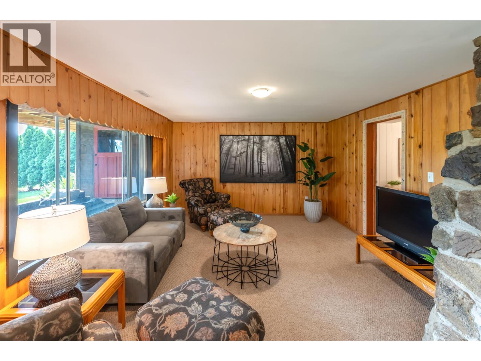 538 Lakeview Place, Oliver