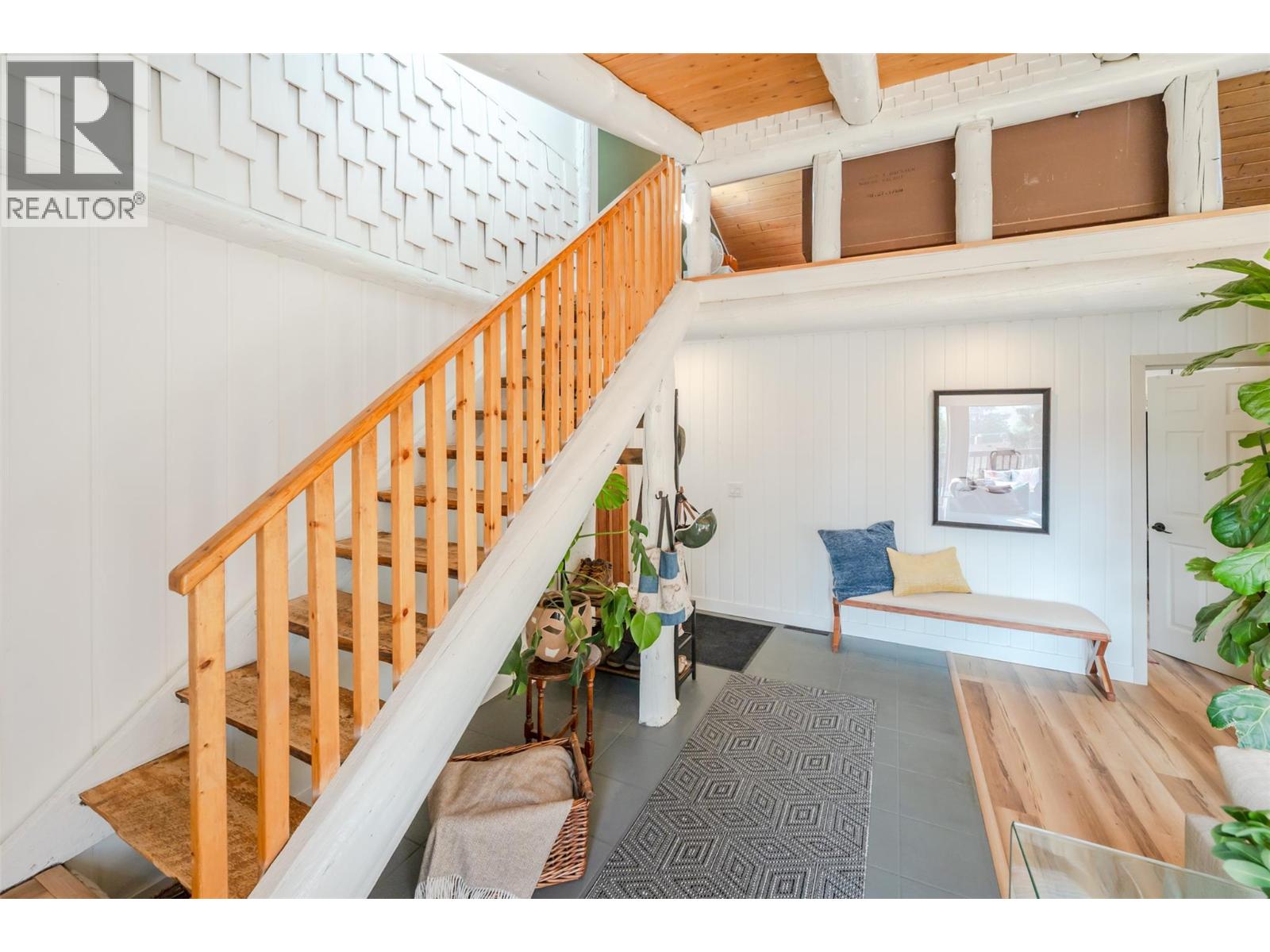 538 Lakeview Place, Oliver