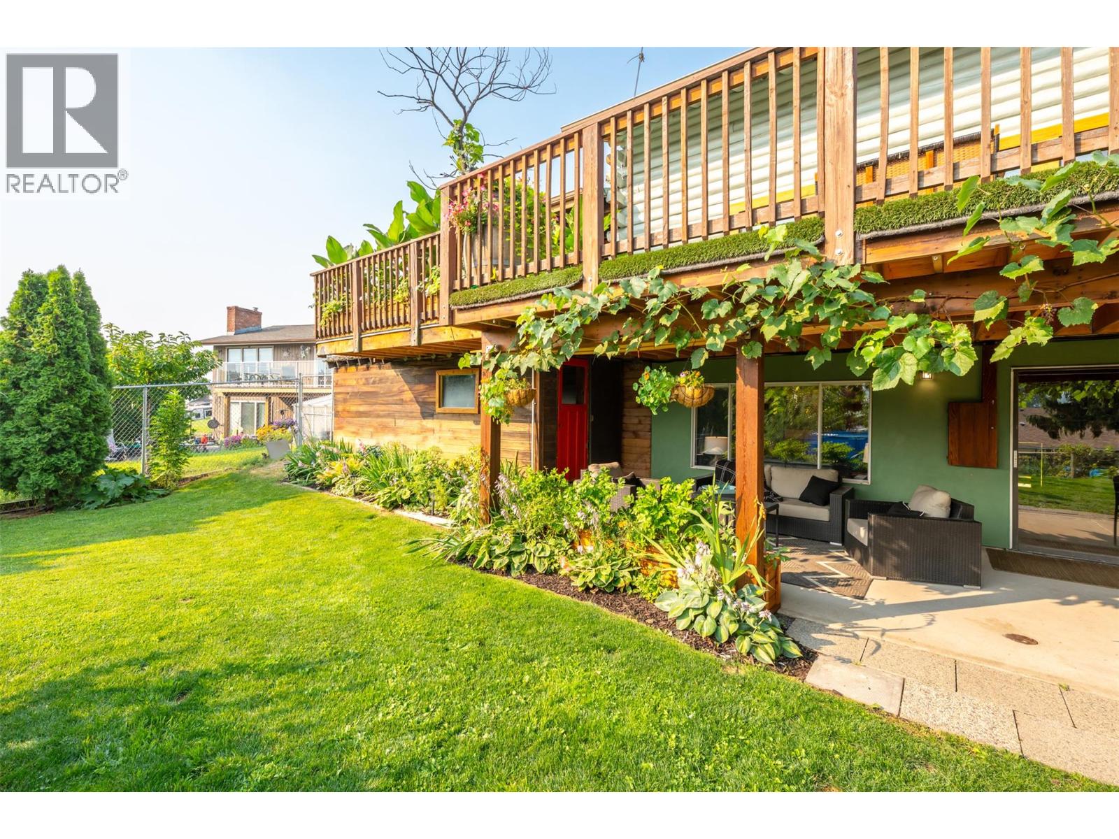 538 Lakeview Place, Oliver