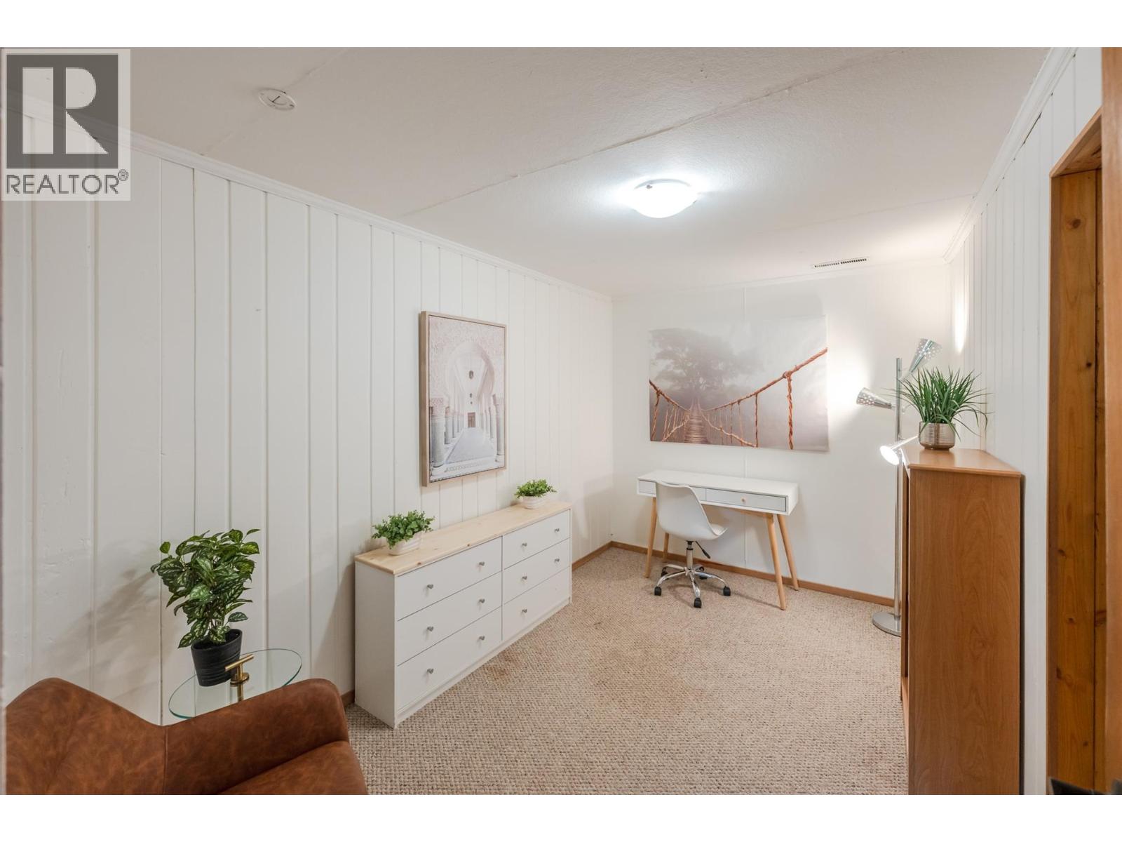 538 Lakeview Place, Oliver