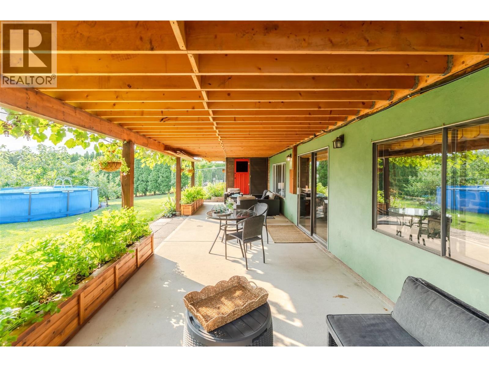538 Lakeview Place, Oliver