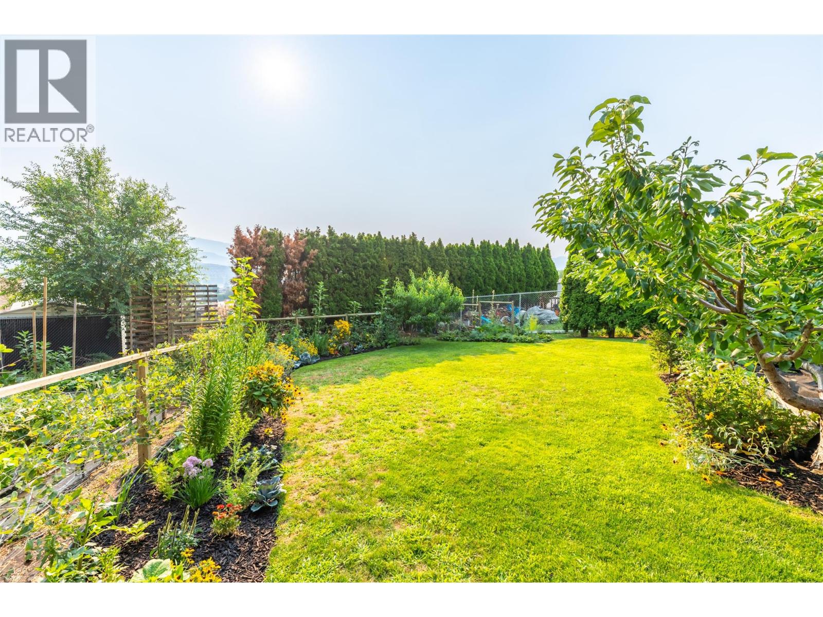 538 Lakeview Place, Oliver
