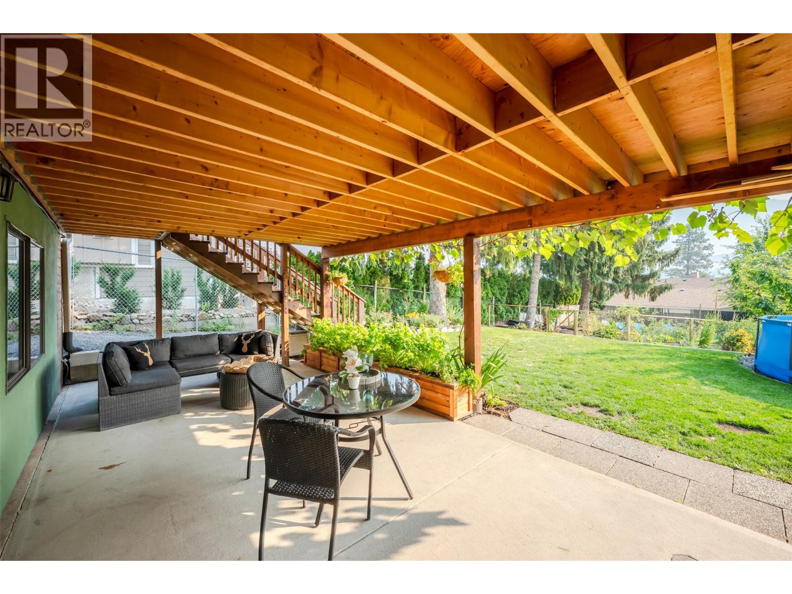 538 Lakeview Place, Oliver