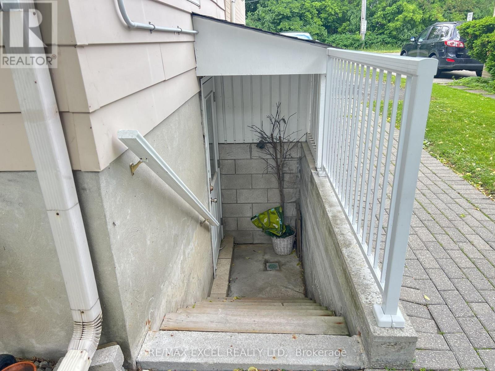 36 HALL STREET - 32