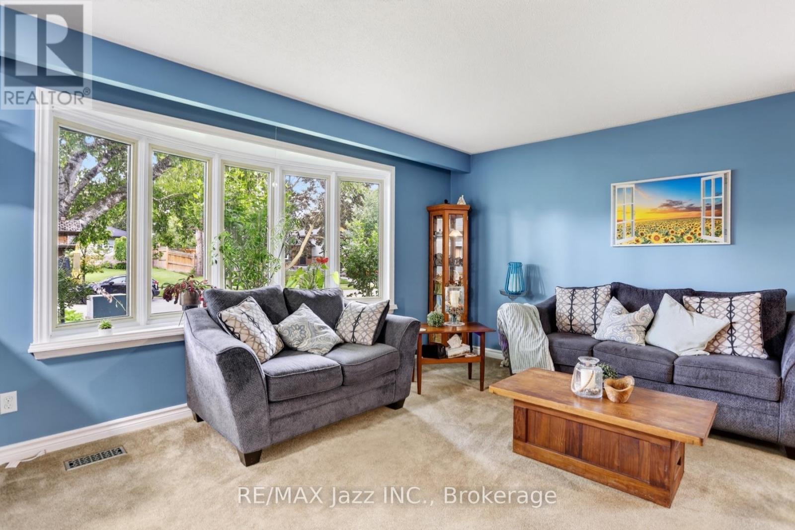330 WAVERLY STREET N - 7