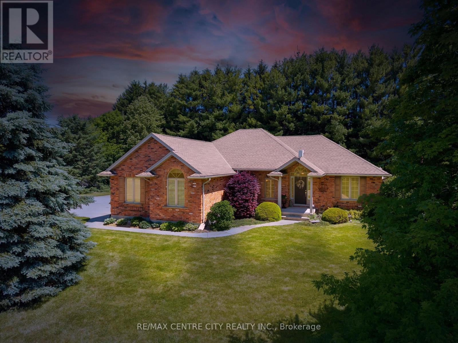 61 ABERDEEN DRIVE - 1