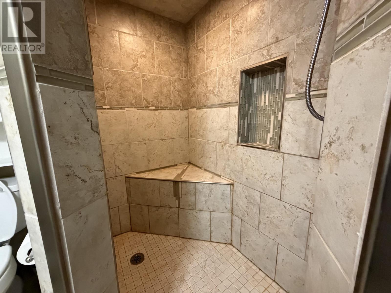 23 Lakeview DR - 27