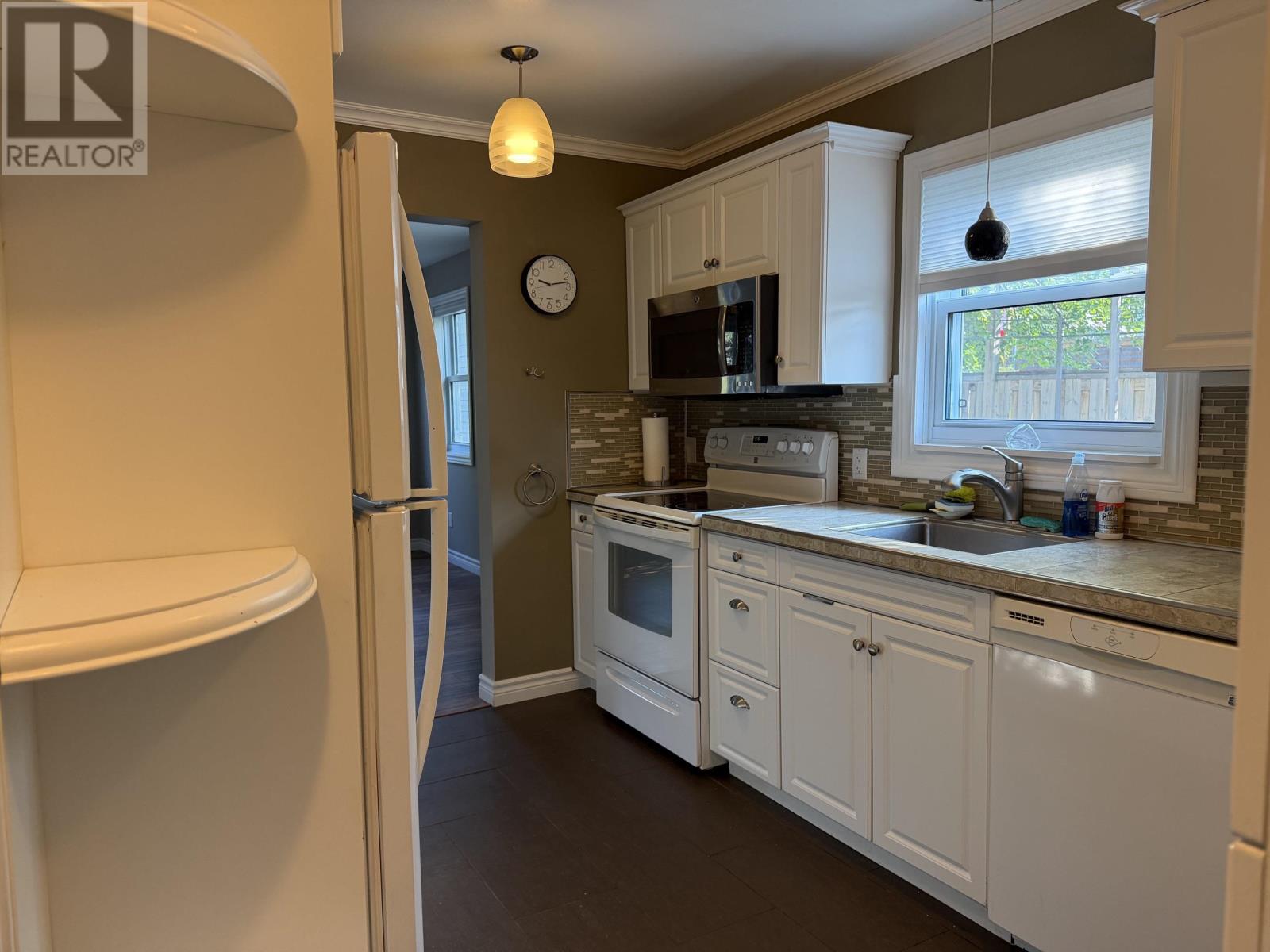 23 Lakeview DR - 5