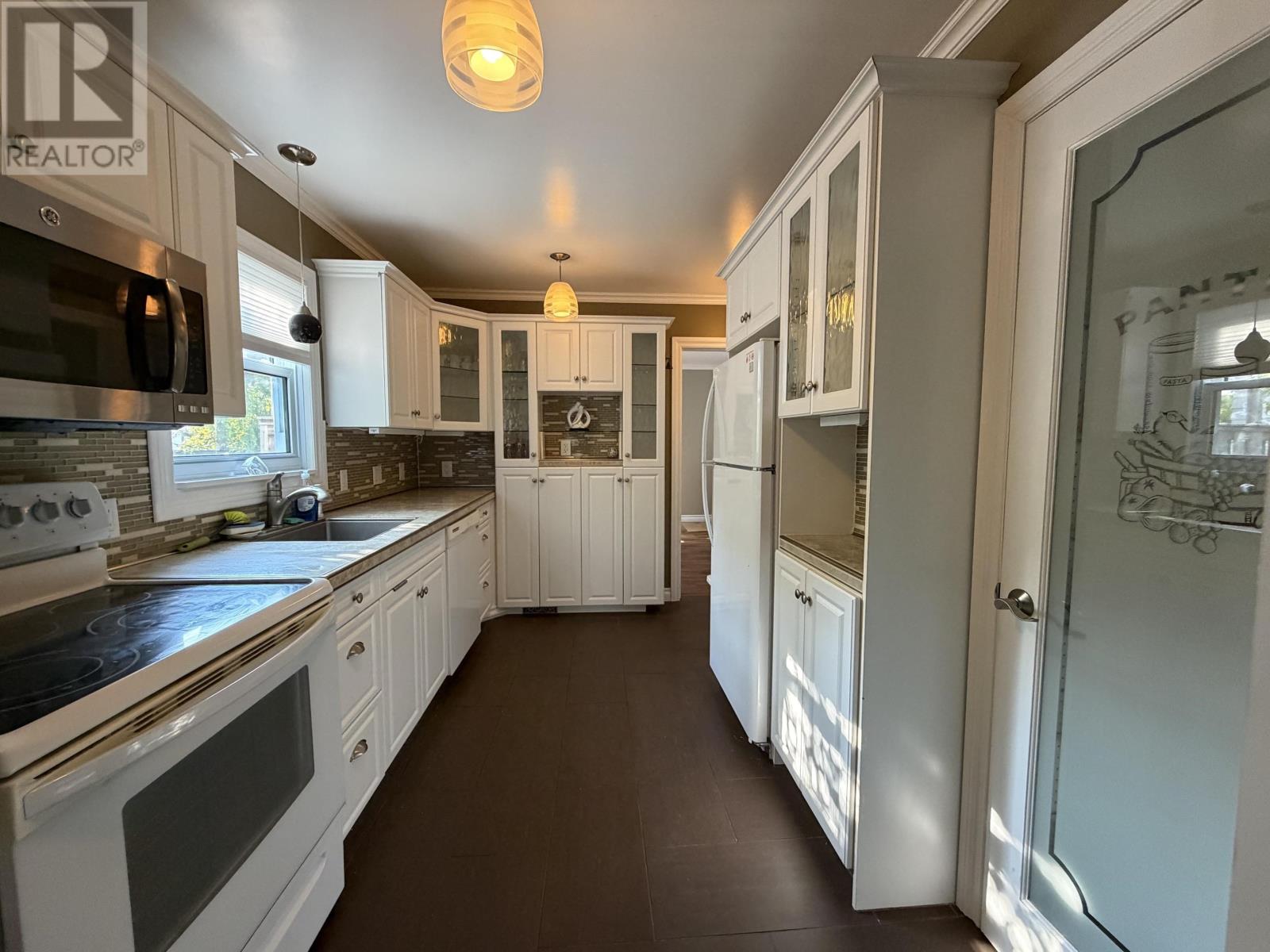 23 Lakeview DR - 4