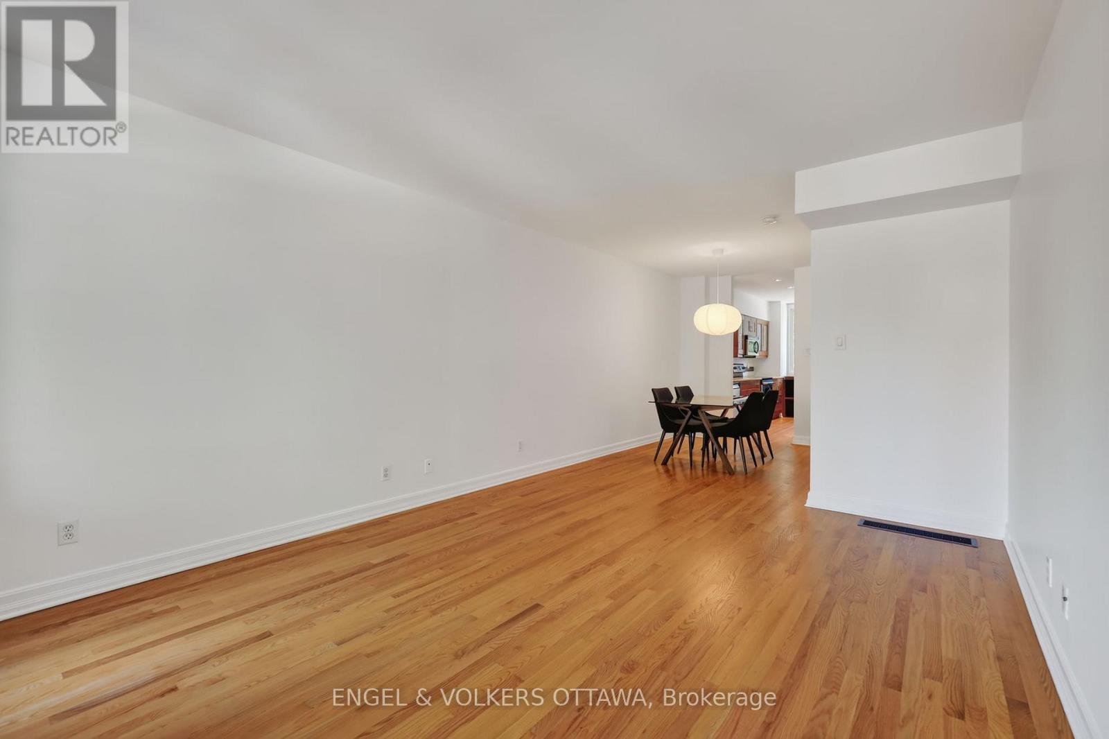 2 Bed, 1 Bath House for Sale in Ottawa – 107 A THIRD AVENUE, Ottawa – MLS# X13633550 - Image 16