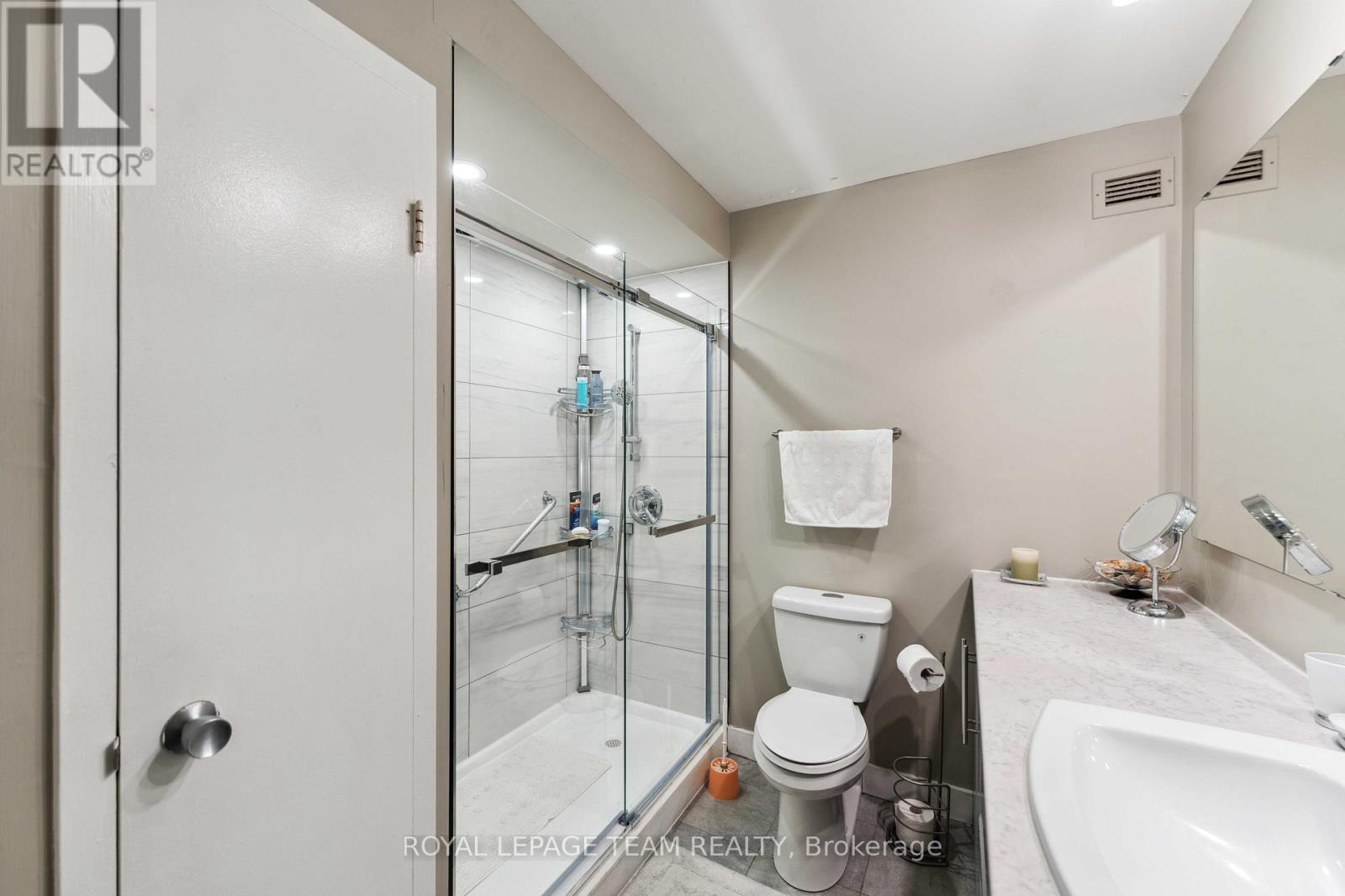 2 Bed, 1 Bath Apartment for Rent in Ottawa – 306 – 2951 RIVERSIDE DRIVE, Ottawa – MLS# X13633672 - Image 19