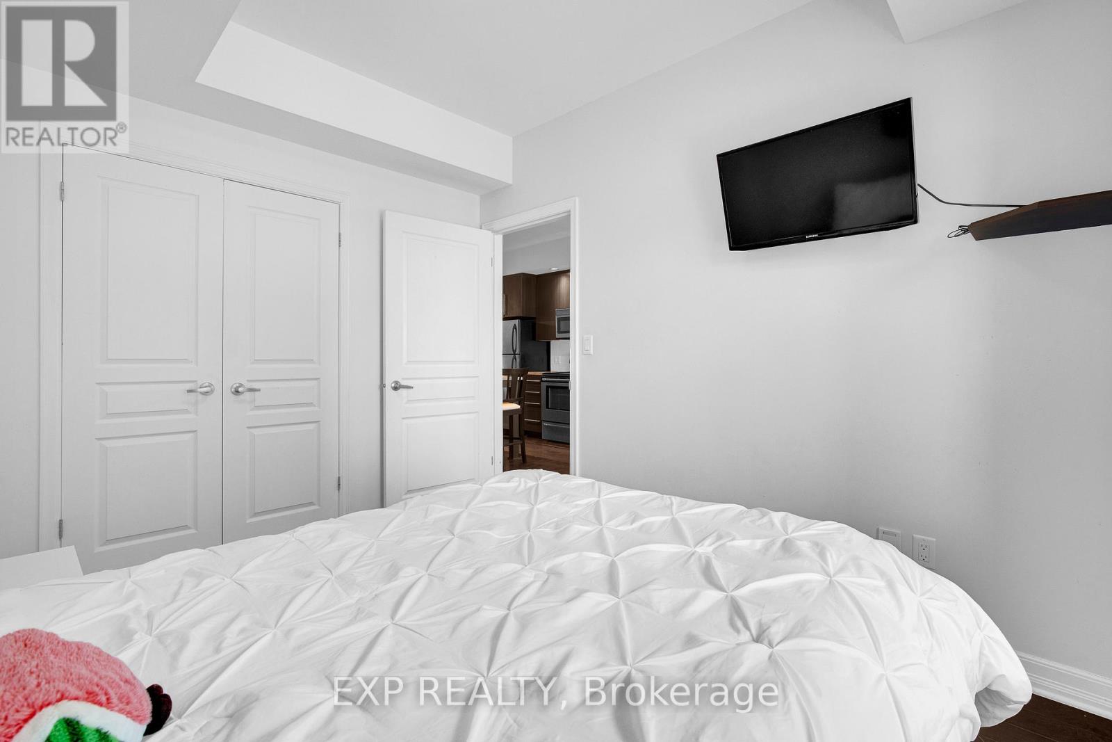 #612 238 BESSERER STREET - 16